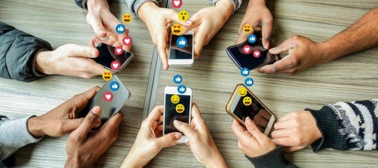 Nghiện mạng xã hội: Dấu hiệu và hậu quả đáng lo ngại
