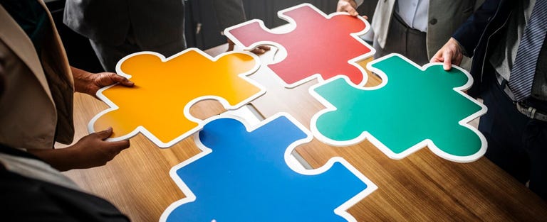 3 LMS Platforms That Tackle Collaboration and Peer Learning Challenges
