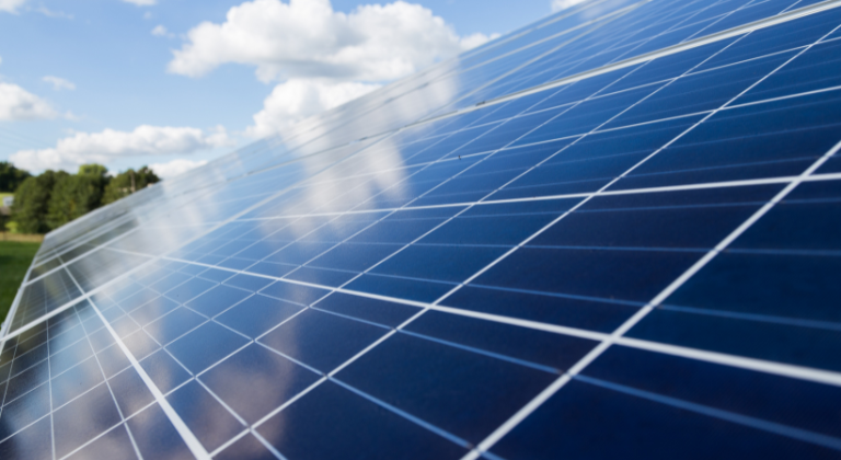 Sindh Government Launches Solar Panel Scheme for 200,000 Homes
