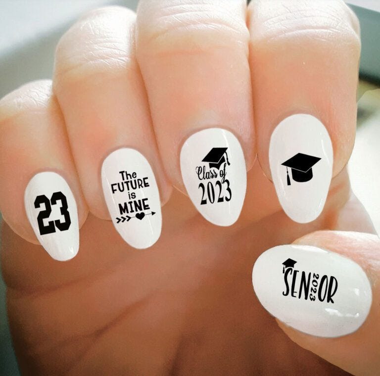 Chic & Simple Graduation Nail Designs for a Polished Look on Your Big ...
