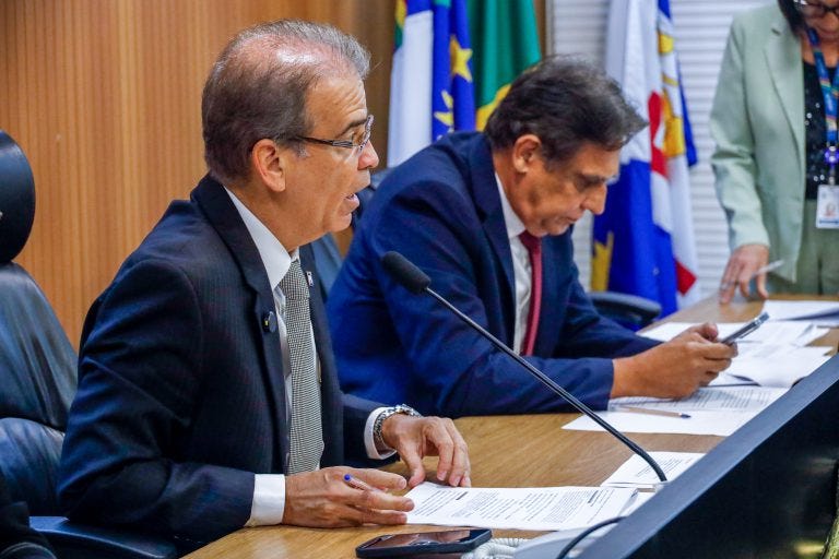 ALEPE - PROPOSTA PARA COMBATER FALSIFICAÇÃO DE BEBIDAS ALCOÓLICAS AVANÇA NAS COMISSÕES.