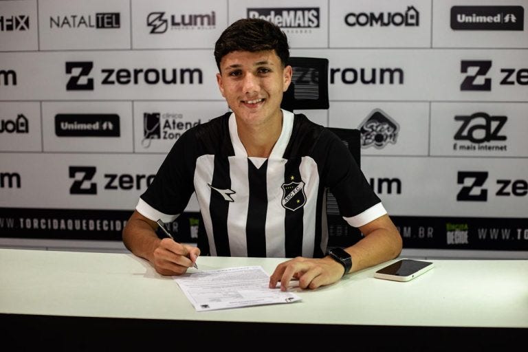 ABC assina contrato profissional com “joia” da base