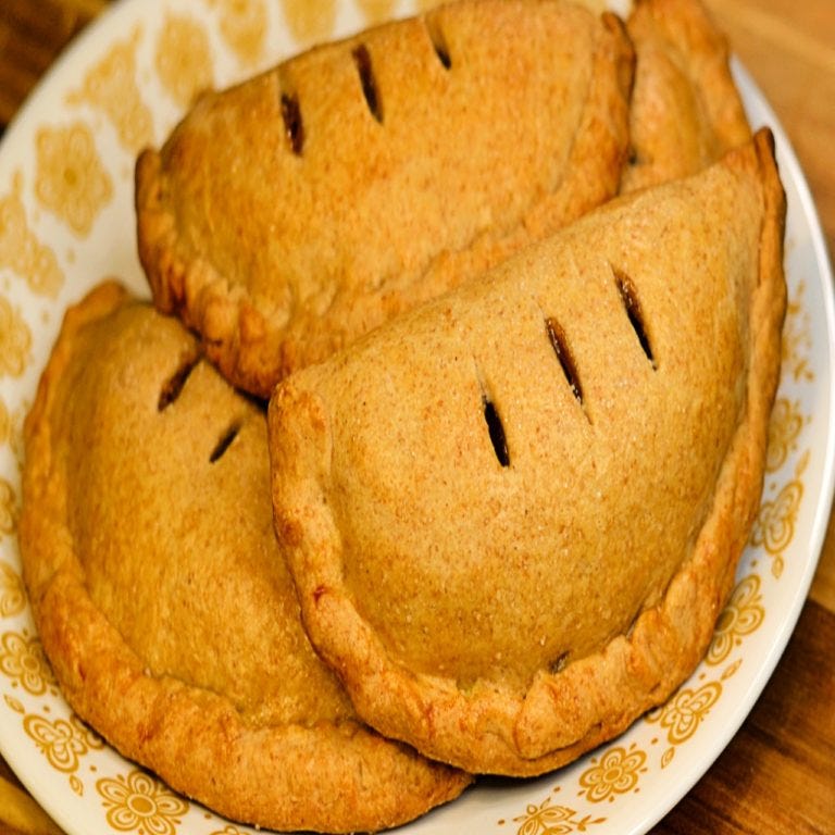 Best & Easy Apple Empanadas Recipe by Los Foodies Magazine Medium