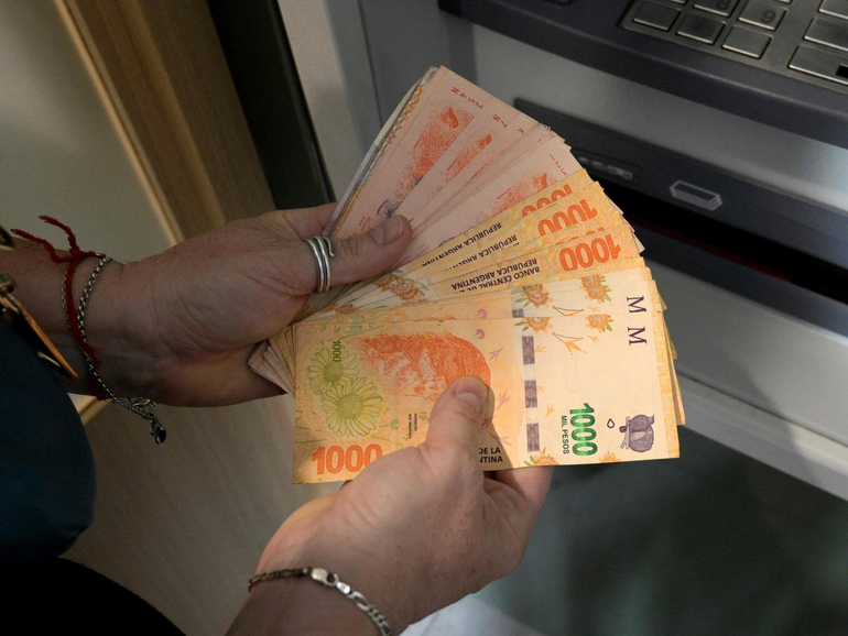Por primera vez desde diciembre: Los salarios crecieron por encima de la inflación mensual.