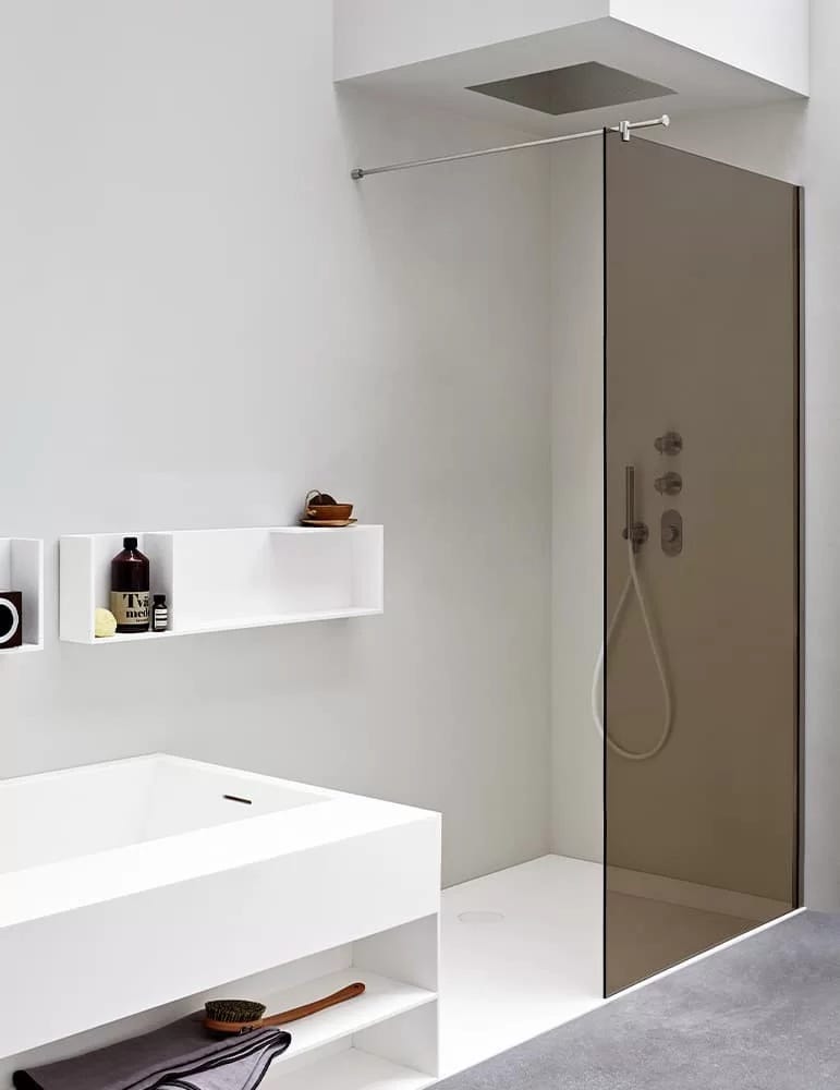 Receveur de douche couleur ou blanc : lequel choisir pour votre salle de bains ?