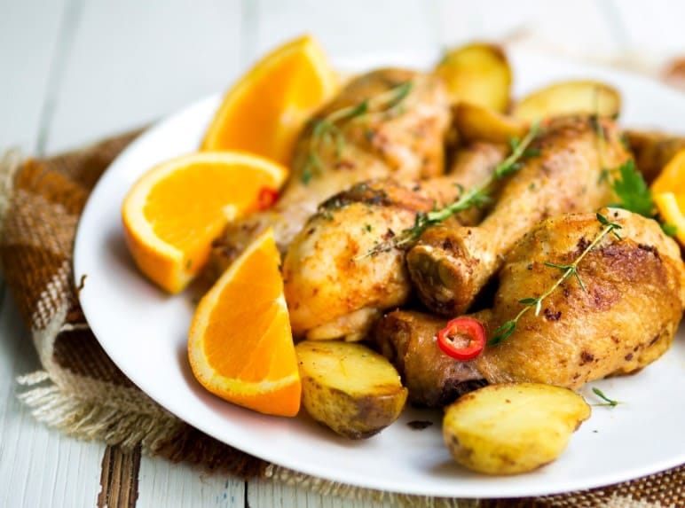 Pollo guisado con naranja: una receta casera llena de sabor y aroma