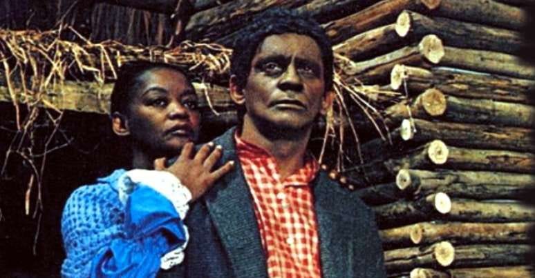 Ruth Souza e Sérgio Cardoso em “A Cabana do Pai Tomás” (1969). Foto: Memória Globo