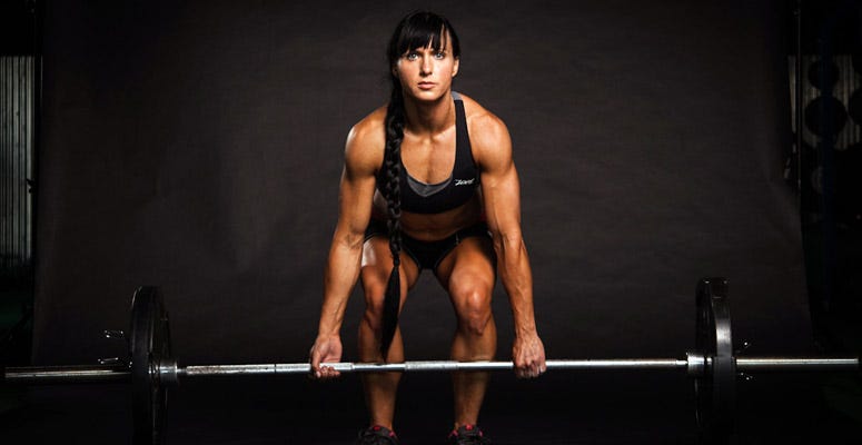 Pourquoi les femmes font de la musculation avec des poids plus légers ?  Espace Corps Esprit Forme