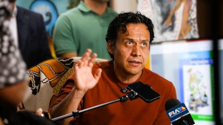 Las fuerzas más oscuras pretenden cancelar un proyecto educativo