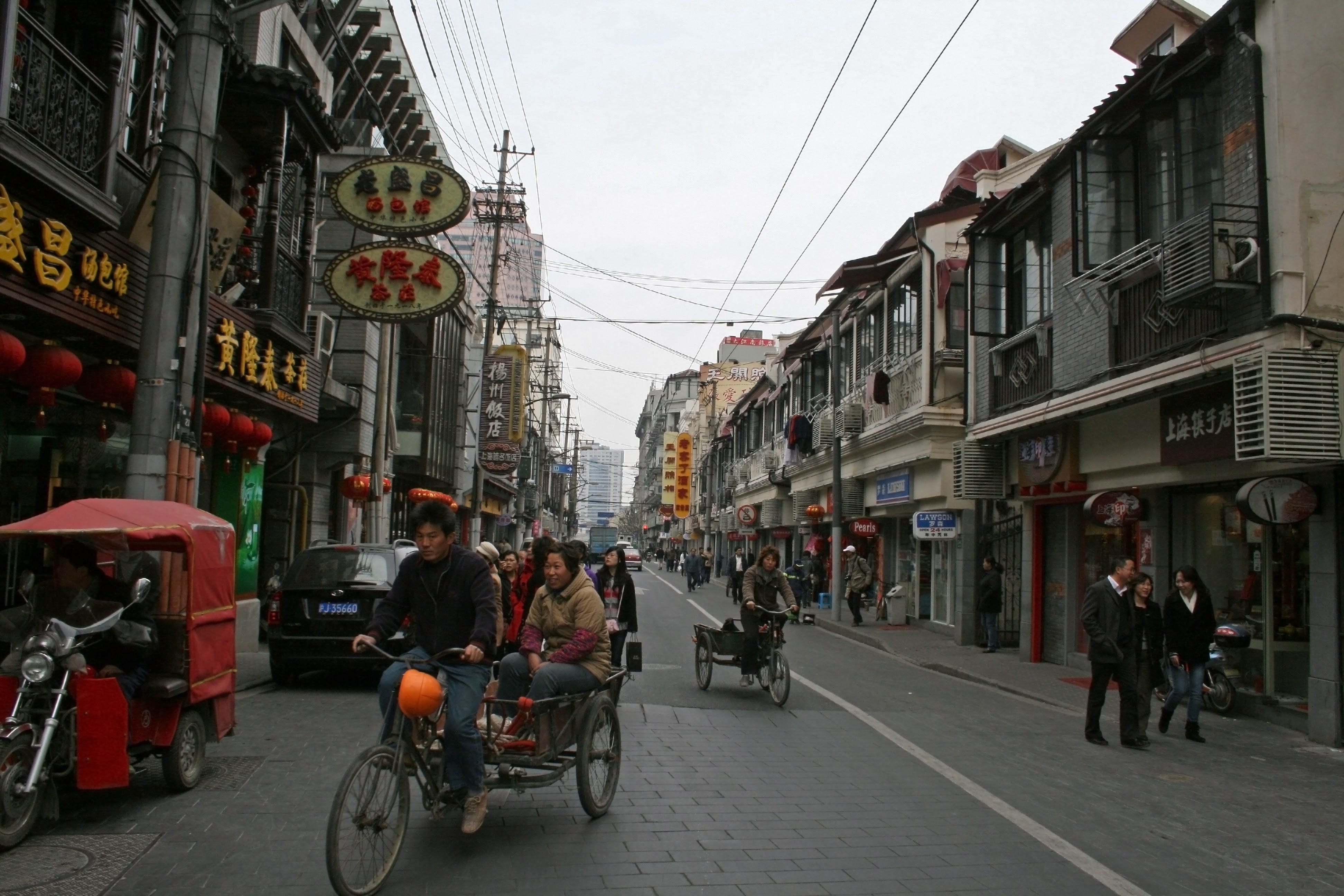 Building Shanghai: The Story of China's Gateway: Denison