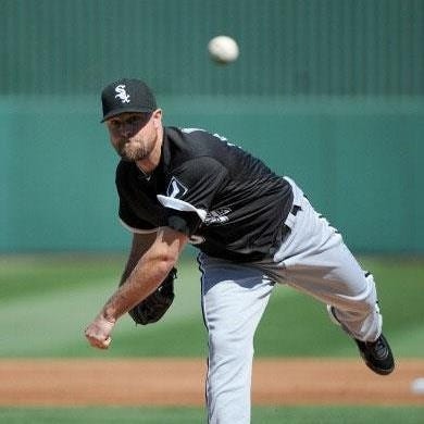 White Sox's Beckham hopes to play Monday despite black eye