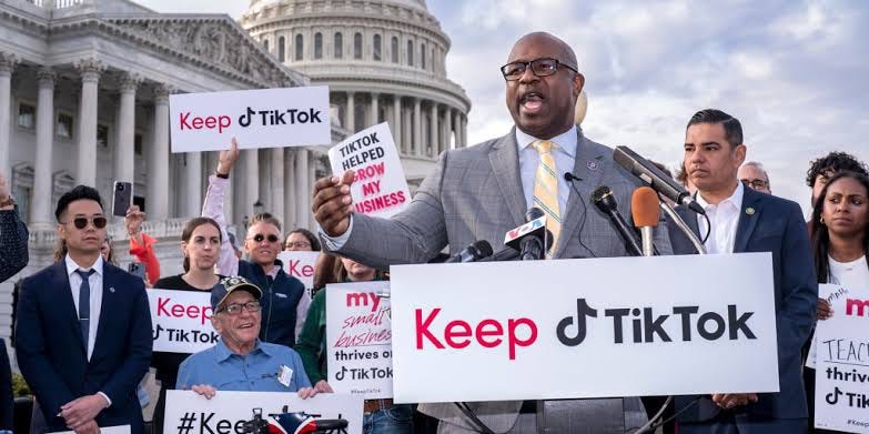 ‘So infuriating’: TikTokers are fuming over potential ban | by Ripu ...
