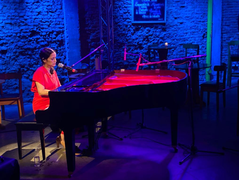 Julieta Venegas: “Íntimo”, un recital diferente