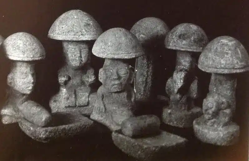 Miniature mushroom stones with metates. Culture: Highland Maya, Kaminaljuyú, Guatemala. Date: c. 1000–500 BC. Photographer: Leo Johnson.⁣