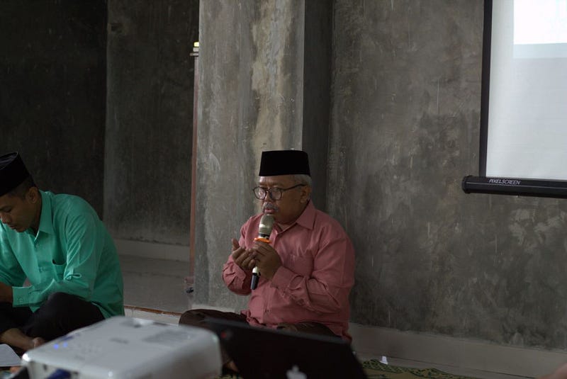 Guru, Pegawai, dan Wali Murid Kelas XII MAN 2 Bantul Gelar Doa Bersama di Masjid At-Ta’awun