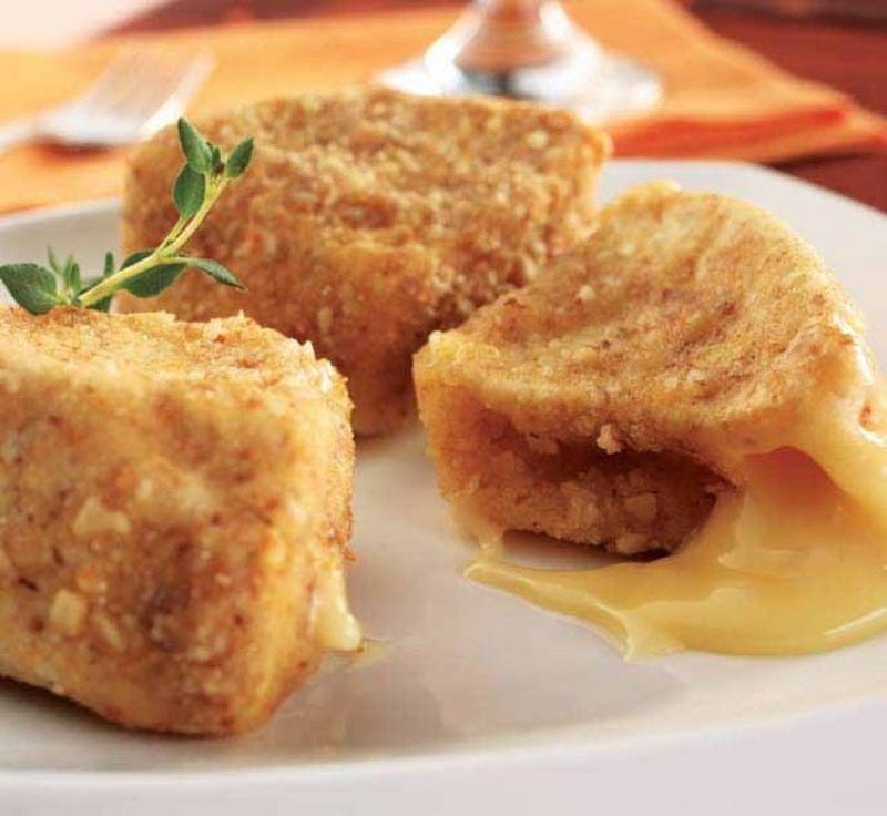Queijo de cabra panado com amêndoas e sésamo