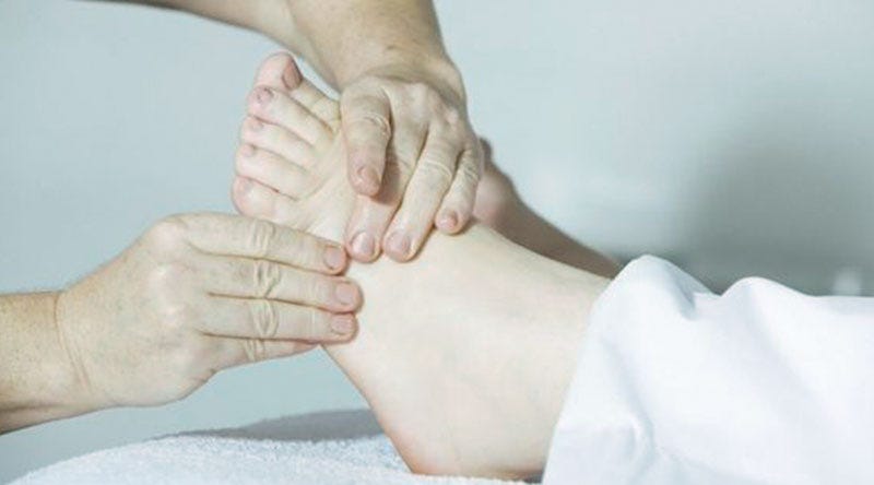 Como prevenir e tratar a má circulação nas pernas | by Pé Relax Sapatos  Confortáveis | Medium