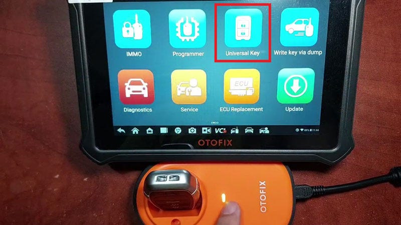 OTOFIX IM1 Generate Hyundai Grand i10 4A Universal Key