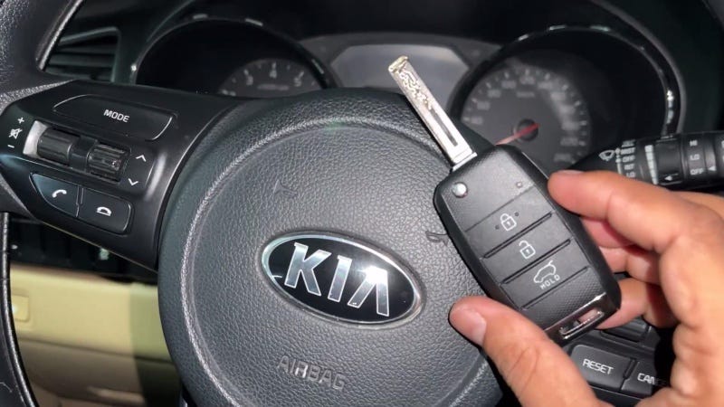 How to Program 2020 Kia Carnival All Keys Lost with Autel KM100?