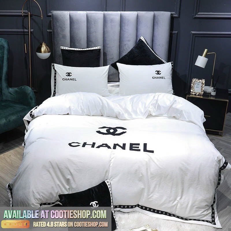 chanel room decor pink