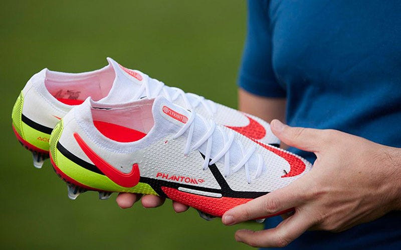 Soccer Cleats vs Baseball Cleats? Comparison in 2022 Medium