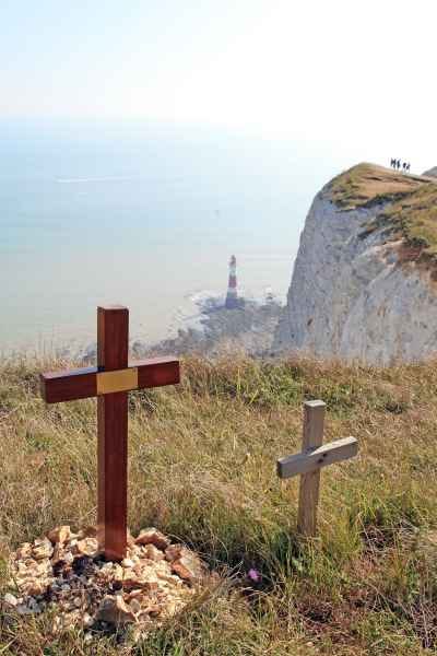 Memorial tombstone, human tombstone, temporary grave marker