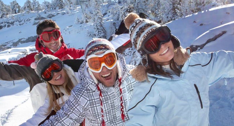 No olvides tus gafas de Sol para deportes en la nieve - Blog a primera vista