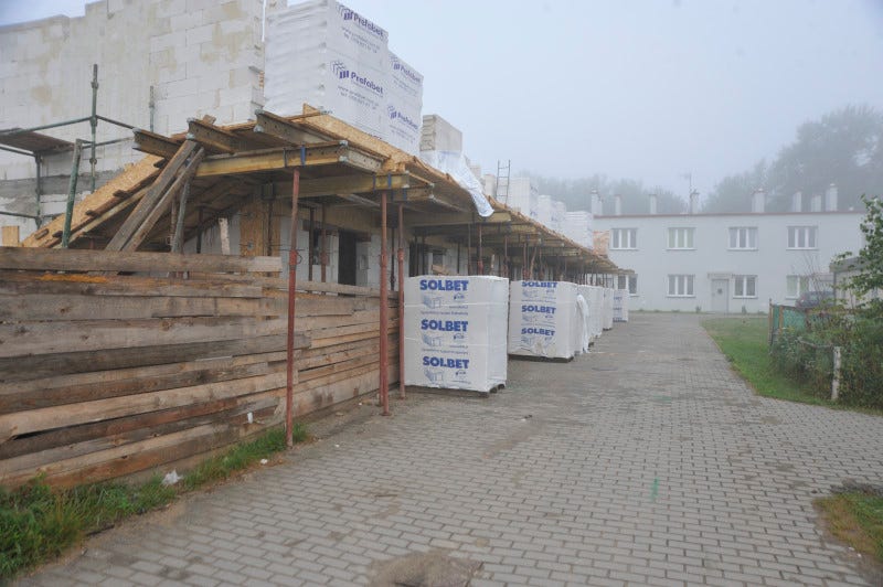 Ustka buduje kolejne mieszkania socjalne. A Słupsk?