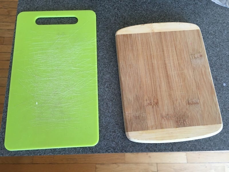 Do Wooden Cutting Boards Harbor Bacteria? The Science Might Surprise You