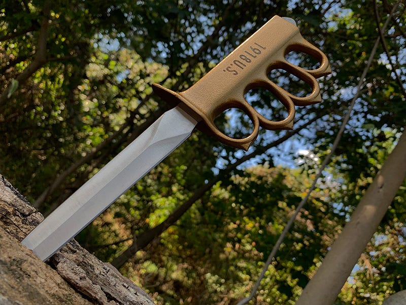 Brass Knuckle Knife: Why Do People Use It for Self-Defense?
