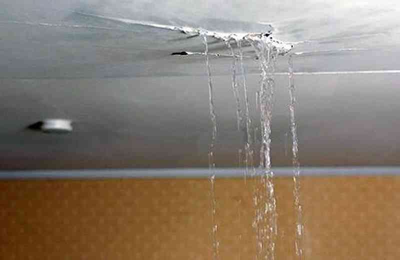 How To Fix a Leaking Flat Roof RNS Roofing Medium