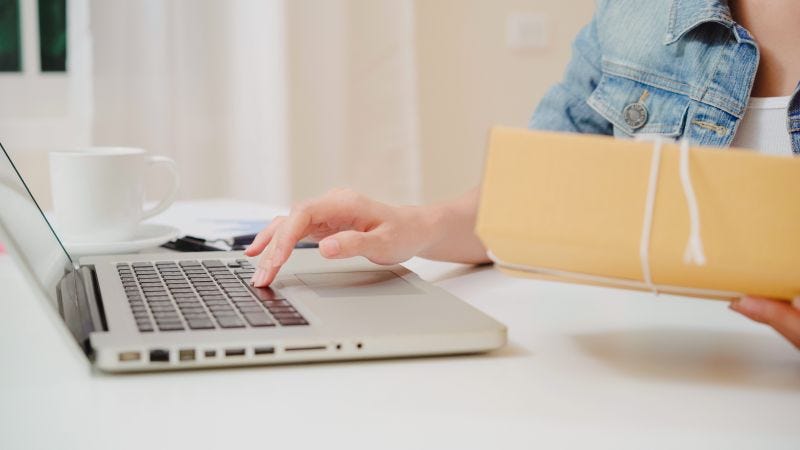 7 Schritte, wie Online-Shops versicherten Versand richtig einrichten