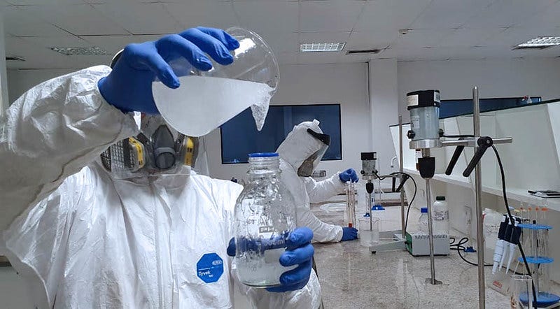 Indústria brasileira inovou para lidar com a pandemia de Covid-19, mas sofre com retomada