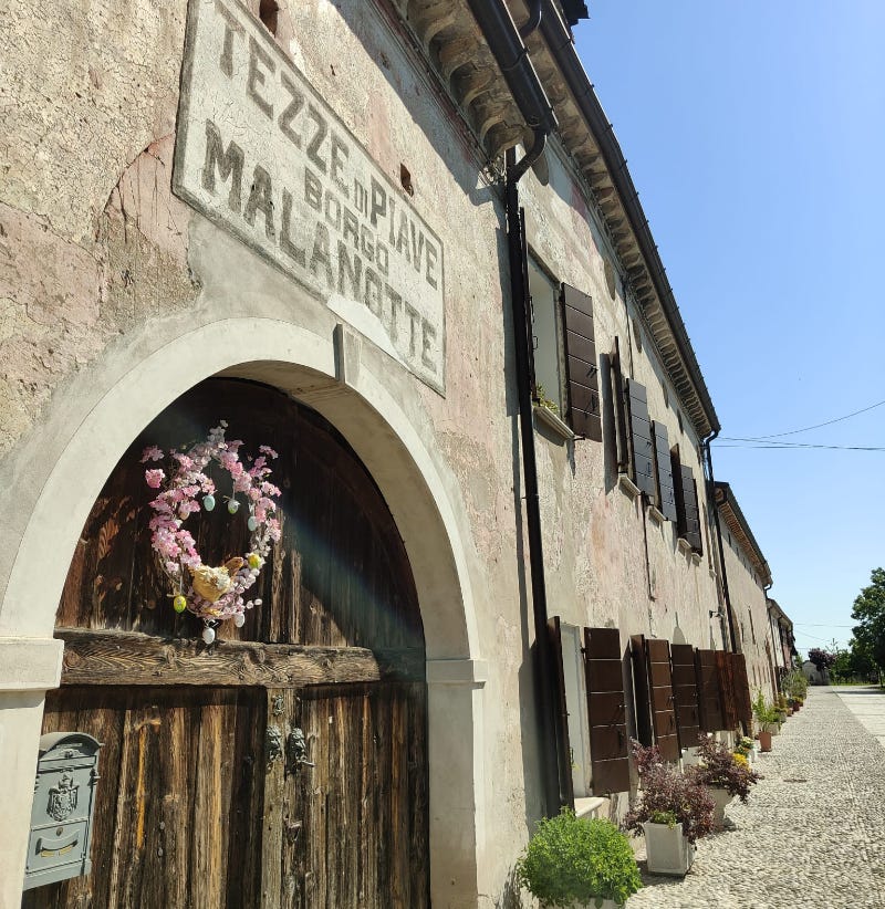 Malanotte: il borgo che racconta l’anima del Raboso