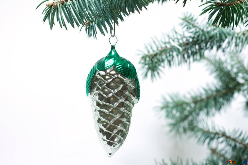 Lessons from Novy god, the Russian New Year’s Eve by Polina Kroik