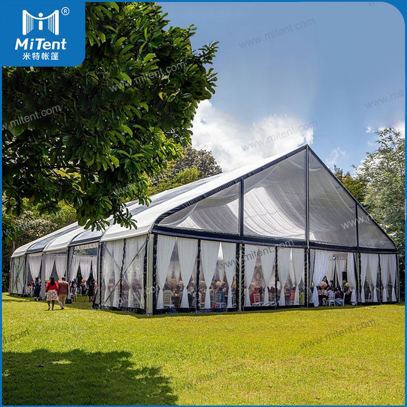 Outdoor curved tent