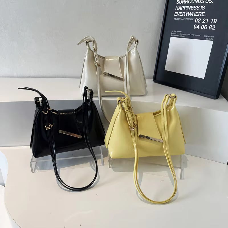 Minimalist Shoulder Bag Trend Alert