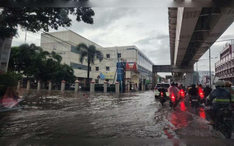 Banjir Palembang Bukan Sekadar Hujan, Melainkan Krisis Ekologis yang Terabaikan