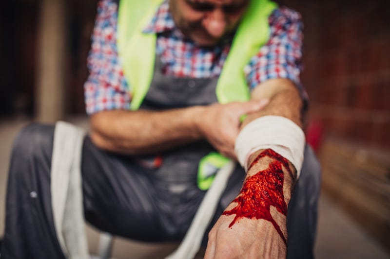 O que são— e como usar — os curativos hemostáticos?