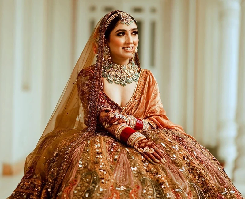 Achieve a Natural and Glamorous Wedding Makeup Look  by Beauty Box 