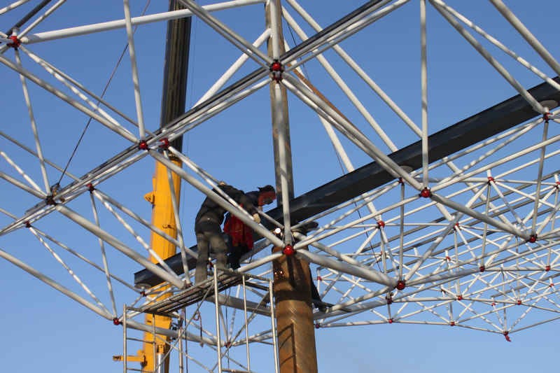 Advantages and disadvantages of steel structure space frame connection