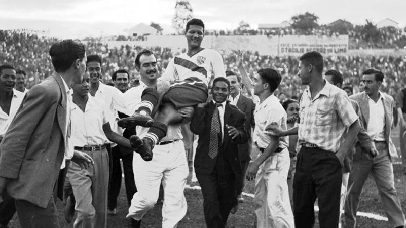 Lado B da Copa - Entre o campo e a guerra: a resistência do