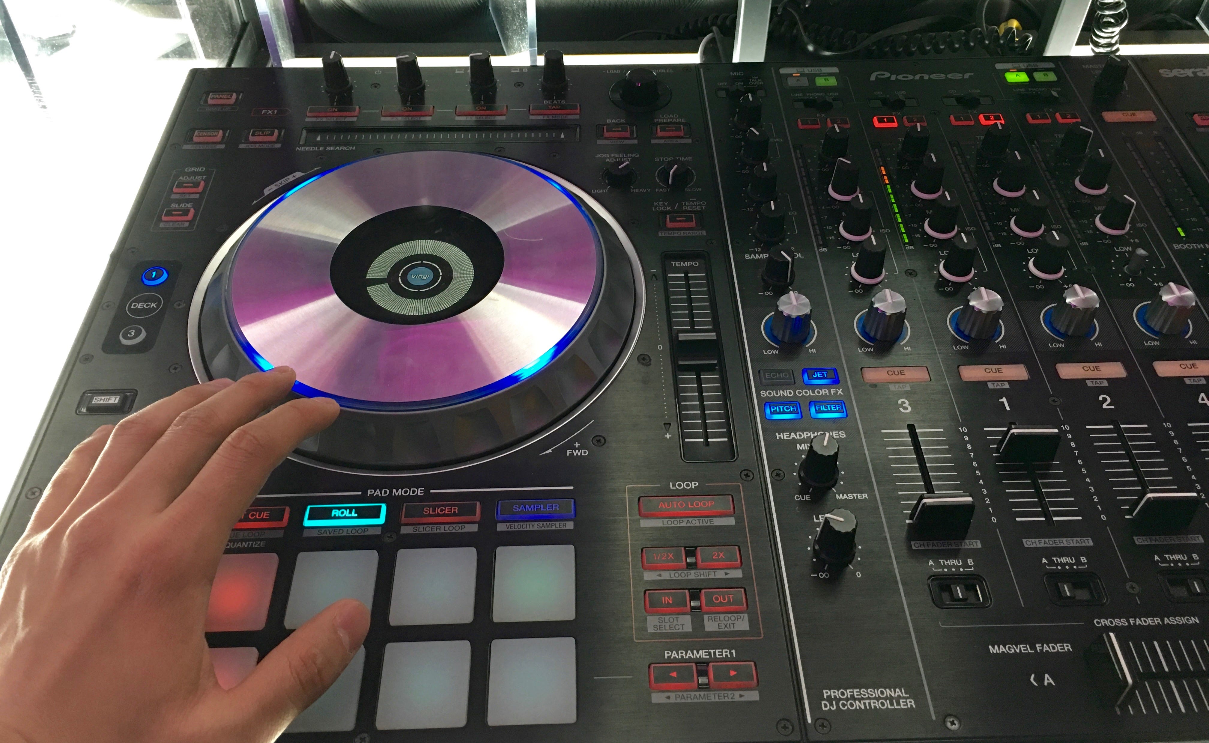 Now You Can DJ From Spotify With The Pioneer DJ DDJ-400 - Digital DJ Tips