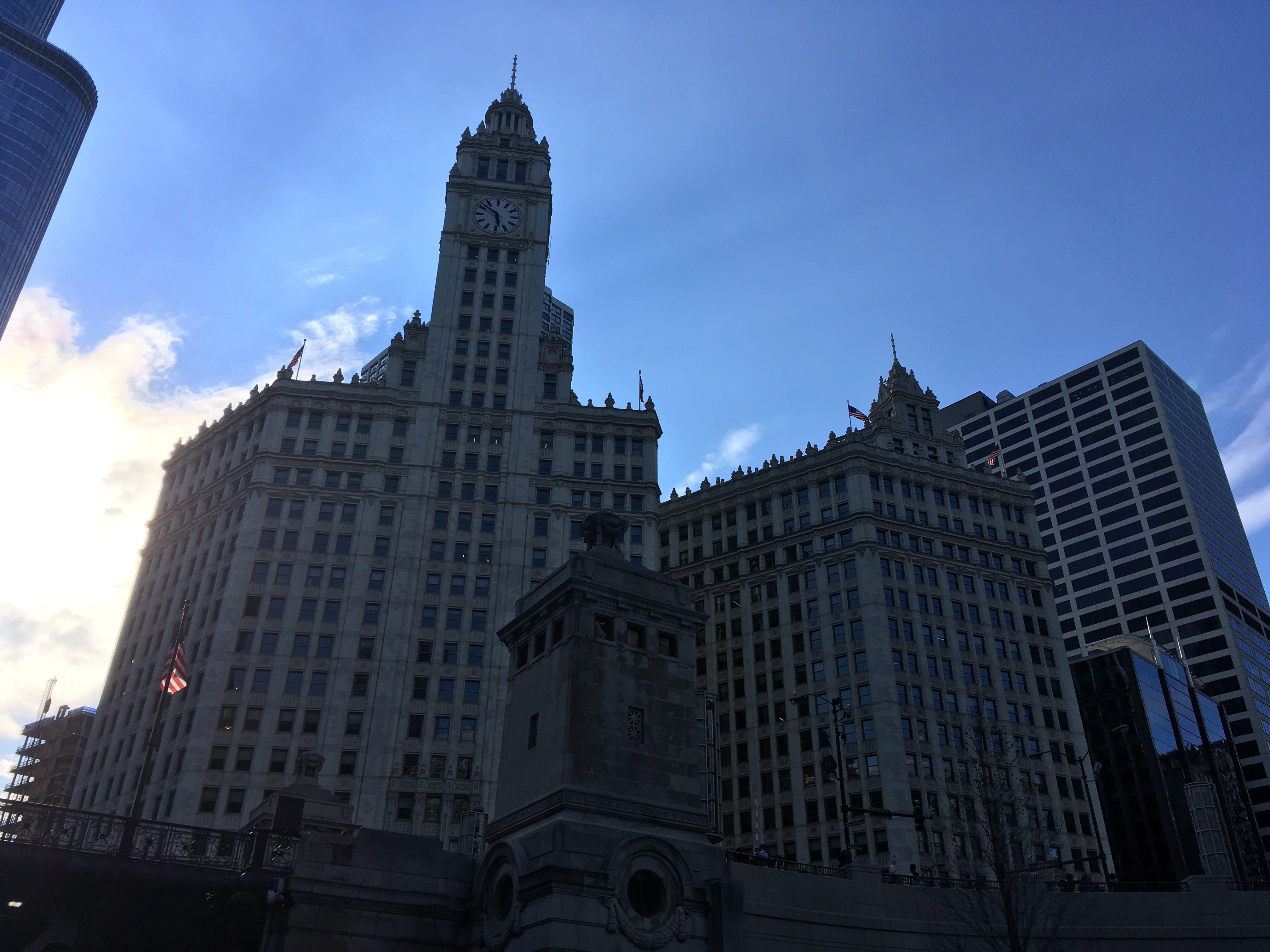 芝加哥｜建築觀光遊船Chicago River Architecture Tour - 聞悉與世界- Medium