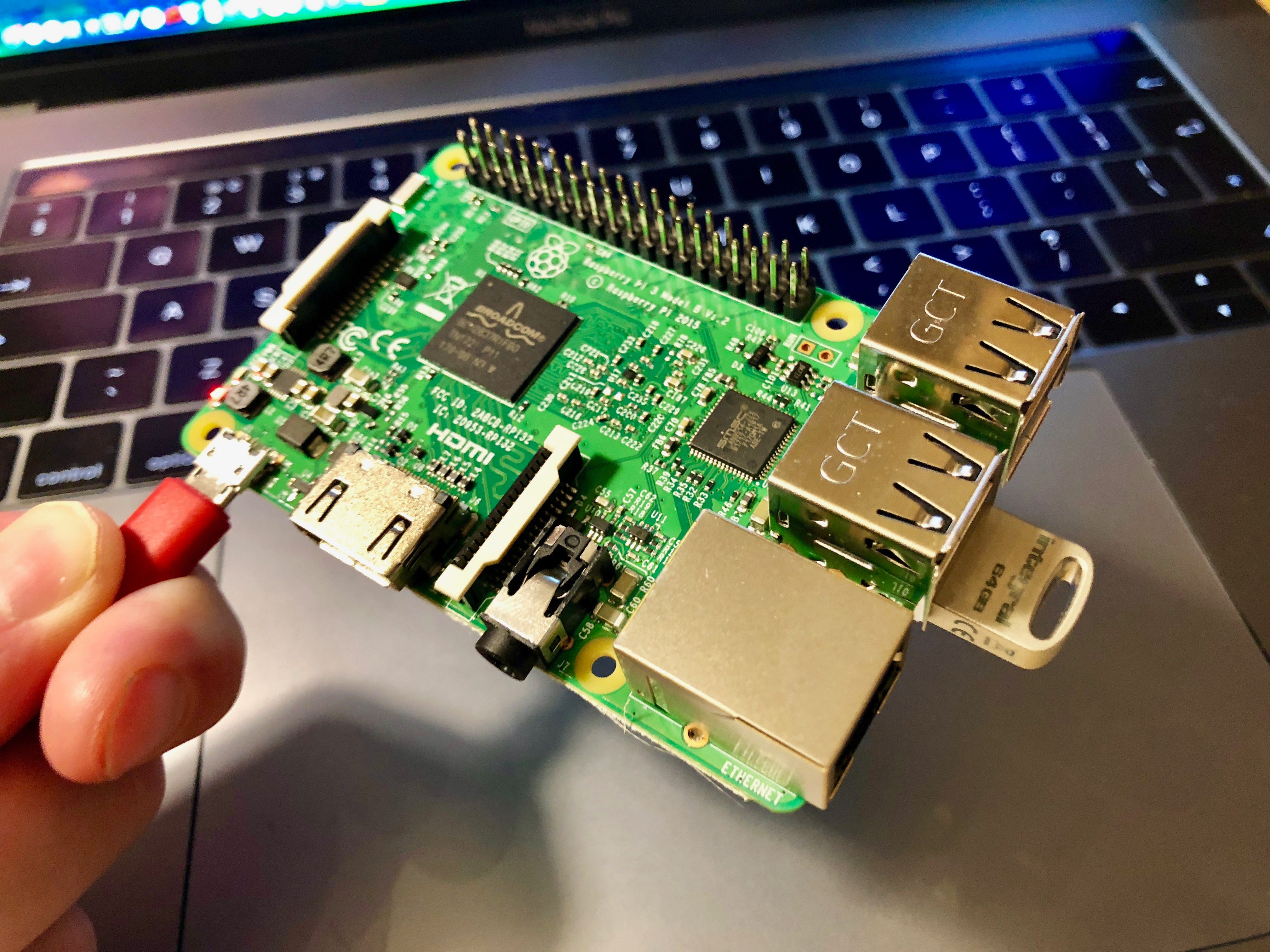 Raspberry pi 6. Расбери пай 3б. миникомпьютер raspberry pi. raspberry pi 3. raspberry pi 3 b.