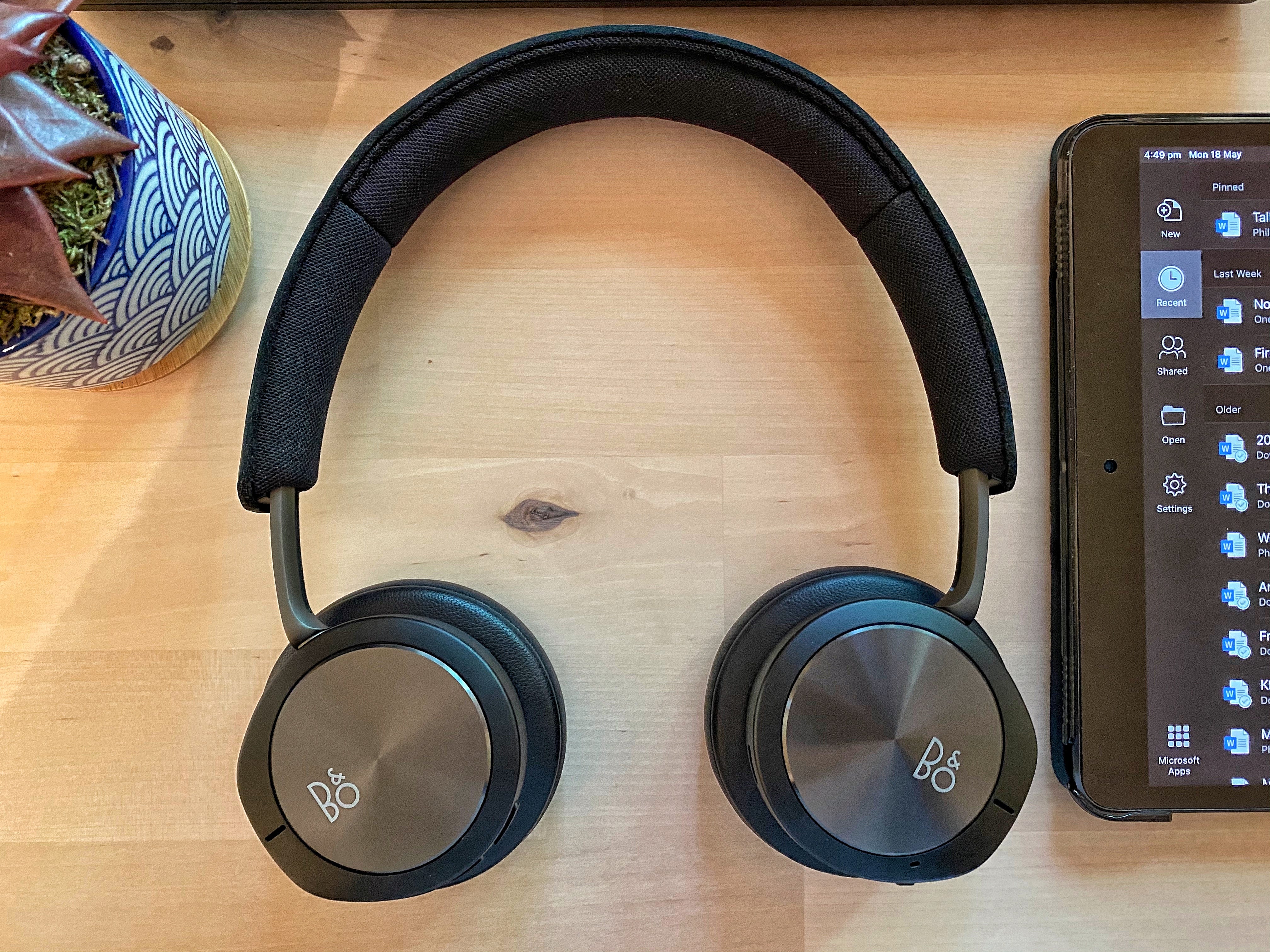 Bang & Olufsen Beoplay H8i On-Ear Headphones Review | by André