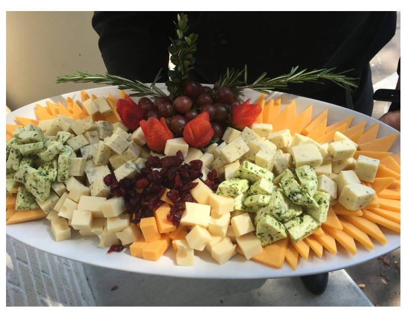 Differences Between Catering Company and Restaurant Freshella