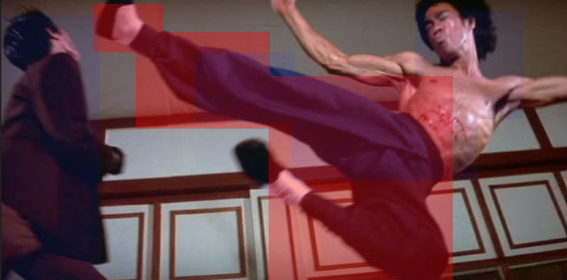 See how much further Bruce Lee’s red hitboxes extend past the blue hurtboxes? This flying kick is pretty strong.