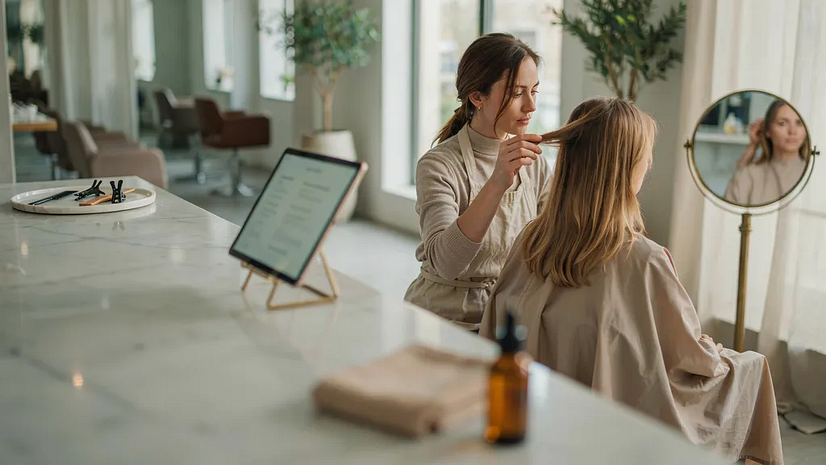How to Choose the Right Hair Stylist