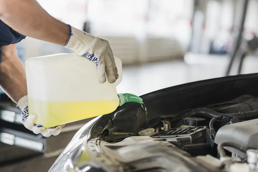 The Ultimate Guide to Changing Your Car’s Oil and Why It’s Vital 0*tid9t0eaTeQ0Harb